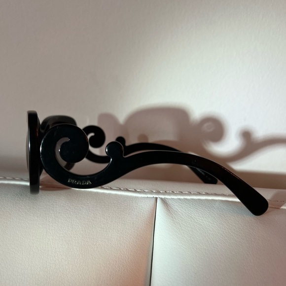 🕶️ Prada sunglasses - Picture 5 of 7